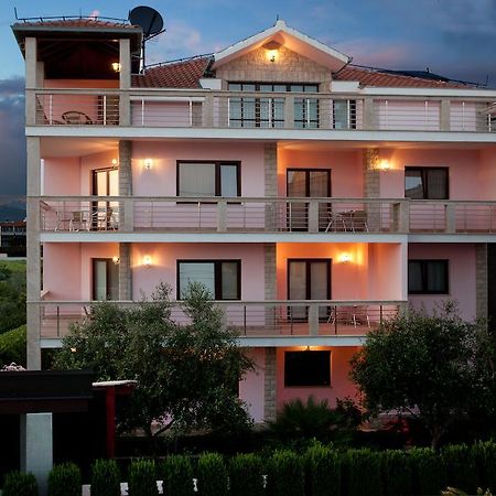 Apartments Cetina สปลิท ภายนอก รูปภาพ