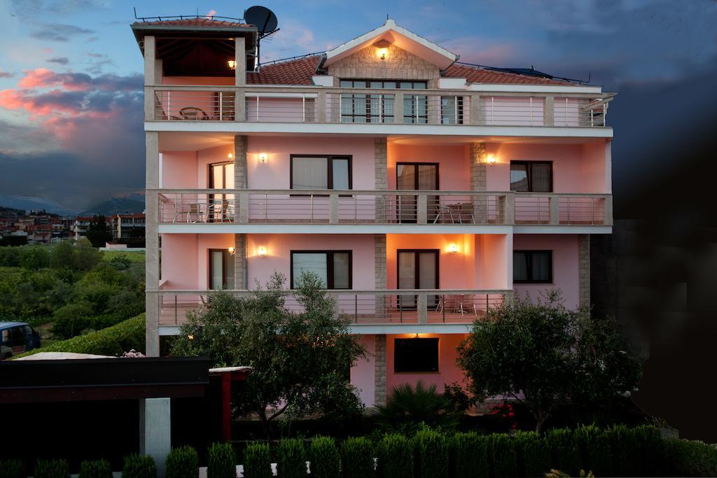 Apartments Cetina สปลิท ภายนอก รูปภาพ