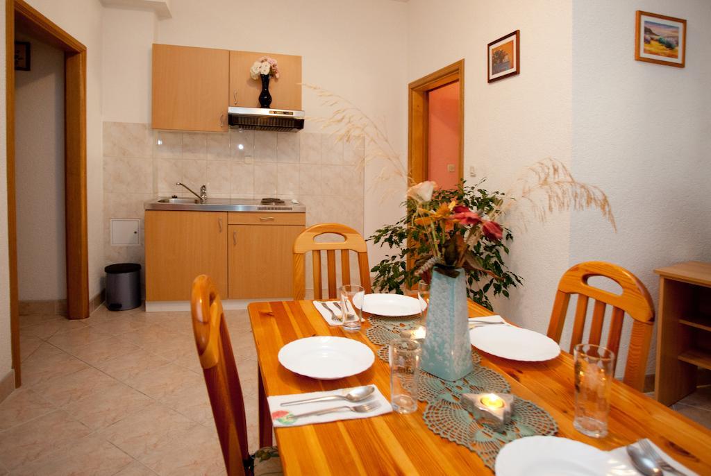 Apartments Cetina สปลิท ภายนอก รูปภาพ