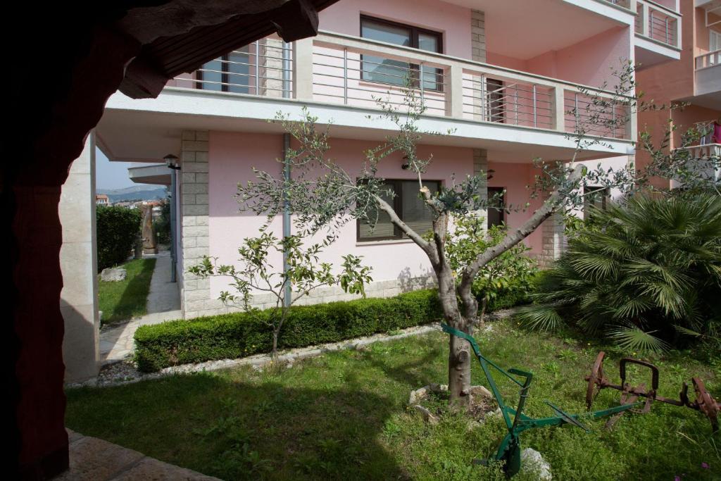 Apartments Cetina สปลิท ภายนอก รูปภาพ